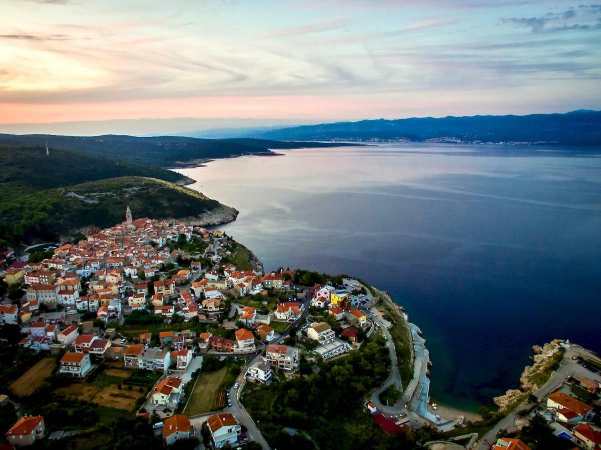 Bura Villa Vrbnik Exterior foto